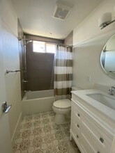 Building Photo - 420 Heliotrope Ave