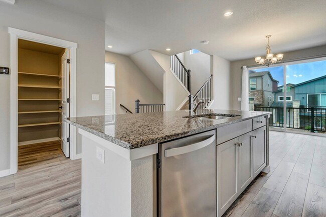 Foto del edificio - Modern 4BR with Open Kitchen, Patio & 2-Car Garage