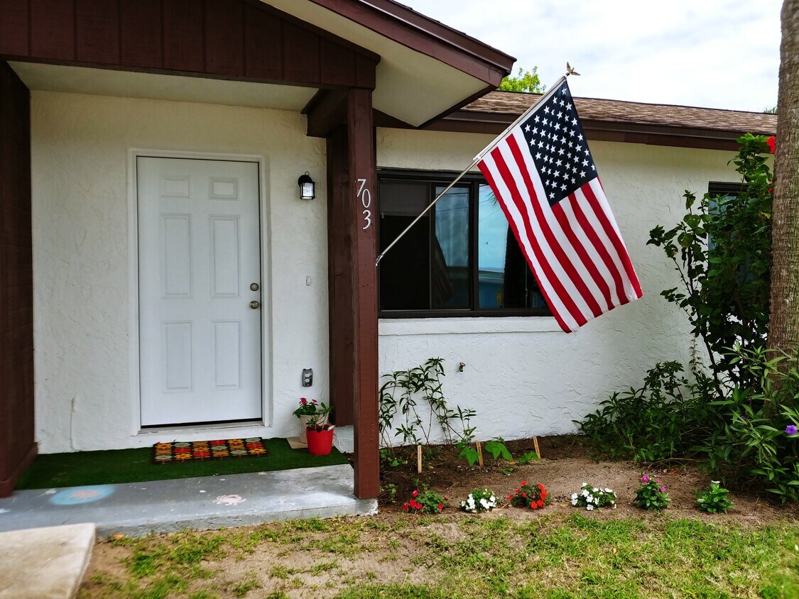 703 S Daytona Ave Unit 703, Flagler Beach, FL 32136 Apartments in