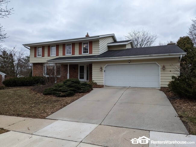 Foto del edificio - 8861 Greenhill Ln