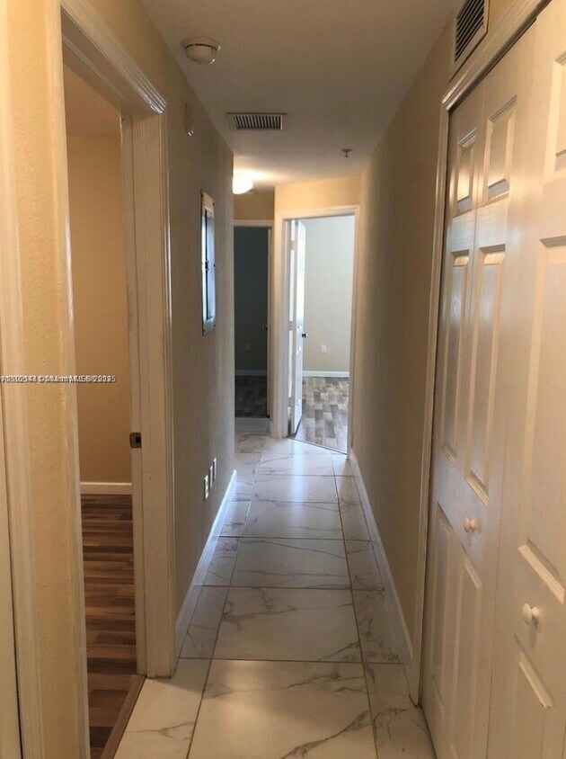 Foto del edificio - 11401 NW 89th St