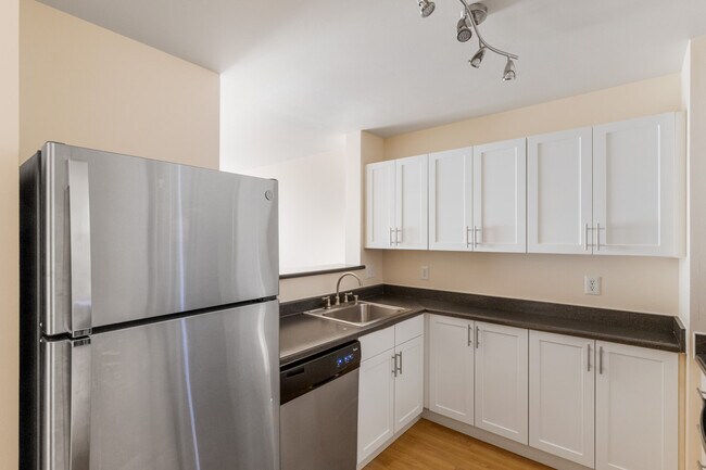 Foto del edificio - 938 110th Ave NE