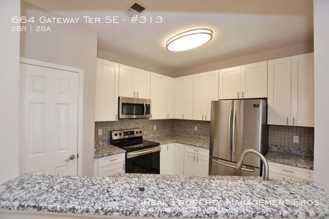 Building Photo - 664 Gateway Dr SE