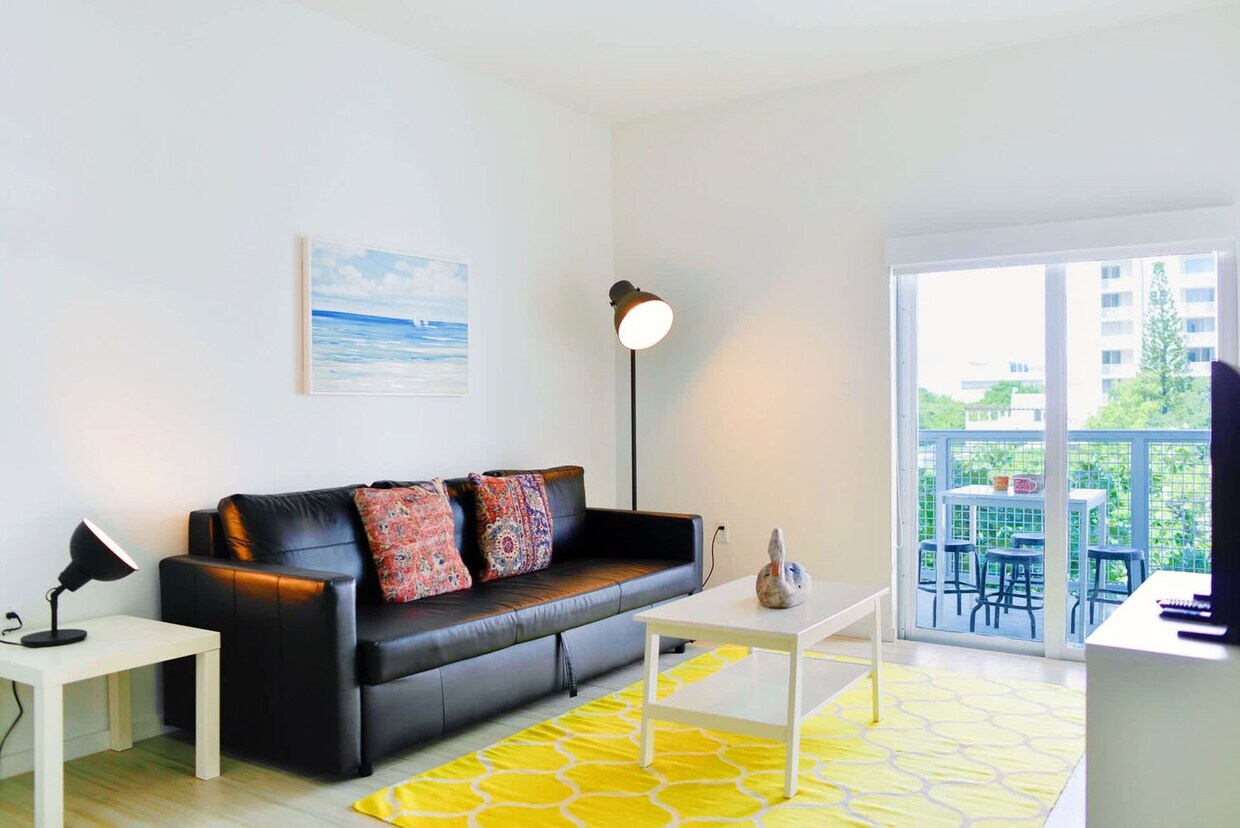 Foto principal - 481 NE 29th St