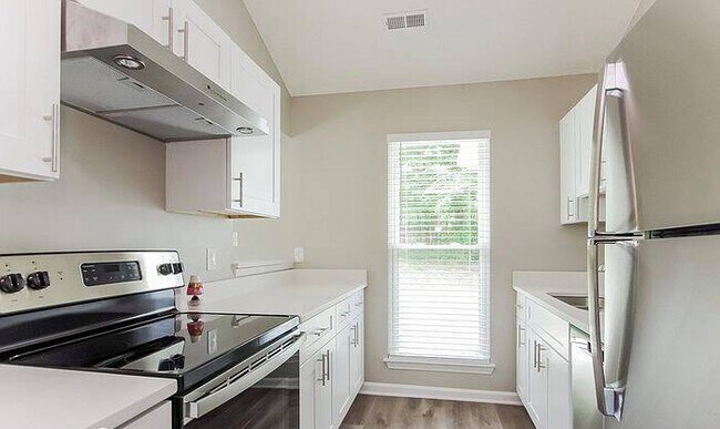 Building Photo - 10616 Spruce Knob Ln