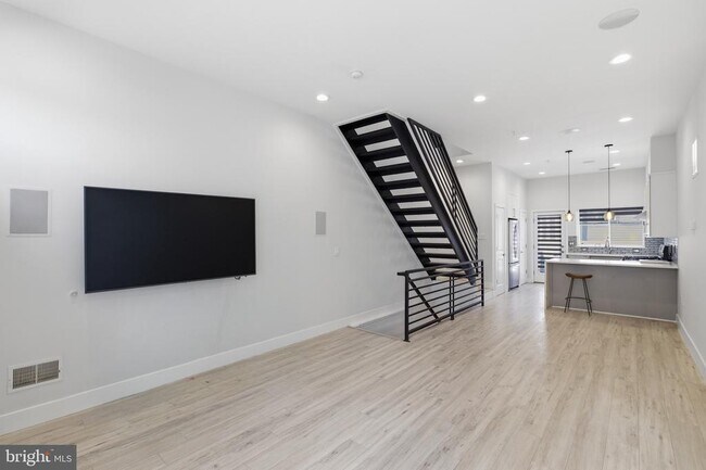 Foto del edificio - 1448 N Myrtlewood St