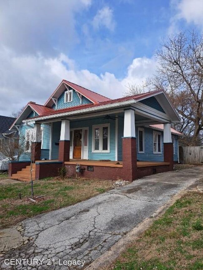 Building Photo - 3 br, 1 bath House - 2317 East 5th Avenue