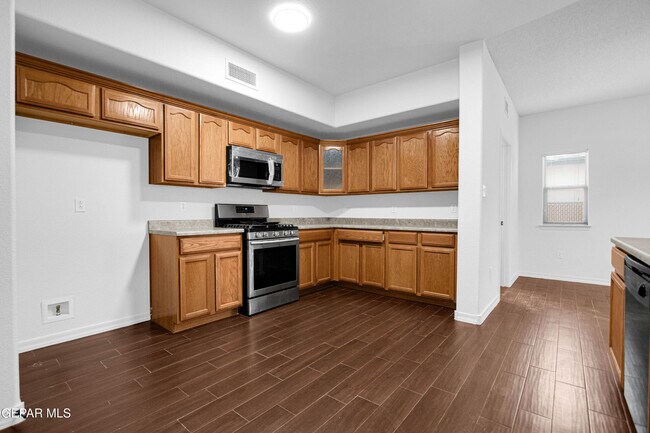 Building Photo - 7085 Century Plant Dr