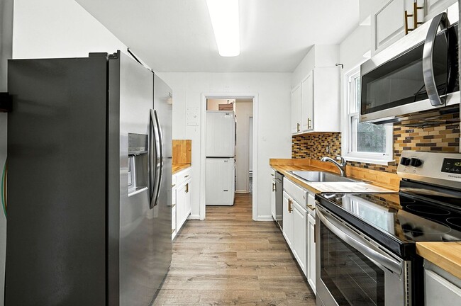 Building Photo - Charming & Updated 3-Bedroom Home in Histo...