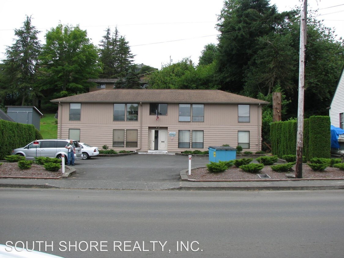 533 N B St, Aberdeen, WA 98520 Condo for Rent in Aberdeen, WA