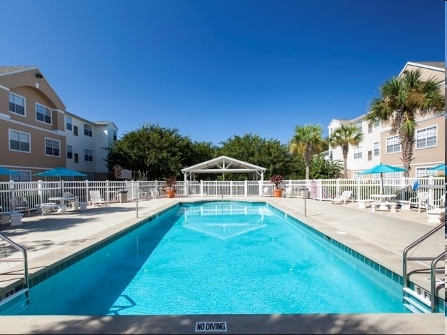  - Lexington Club at Hunters Creek