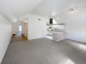Building Photo - 6 Kelly Pl