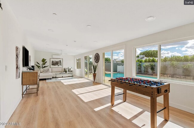 Foto del edificio - 8221 E Sheridan St