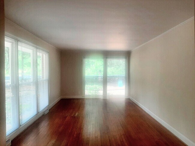Foto del edificio - 3 Bedroom, 2 Bathroom Home in Durham