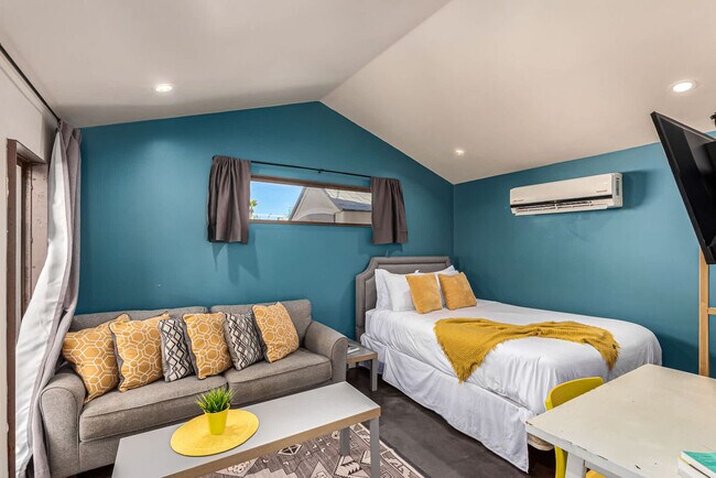 Foto del edificio - 1318 E Almeria Rd