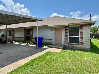 Building Photo - 1305 Chapelwood Dr