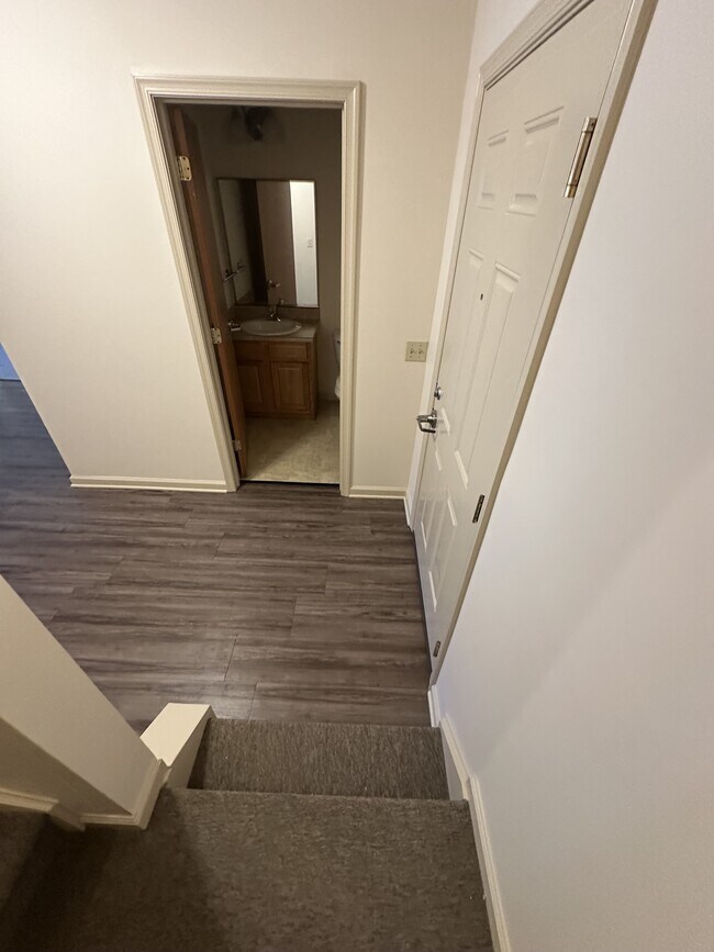 Foto del edificio - 1002 Hot Point Ave