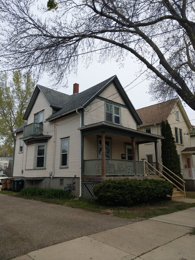 Foto principal - 822 E Dayton St
