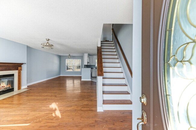 Building Photo - Beautiful Home West Ashely