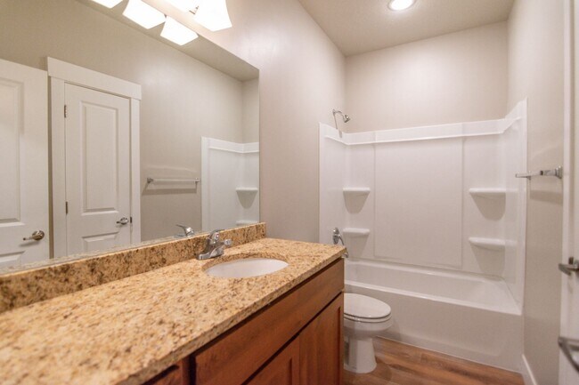 Building Photo - Bottom-Floor 3-Bed / 2-Bath Condo – The Vi...