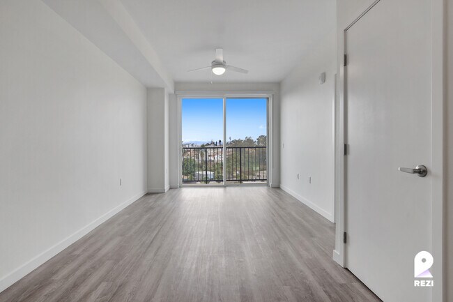 Foto del edificio - 1363 Colton St