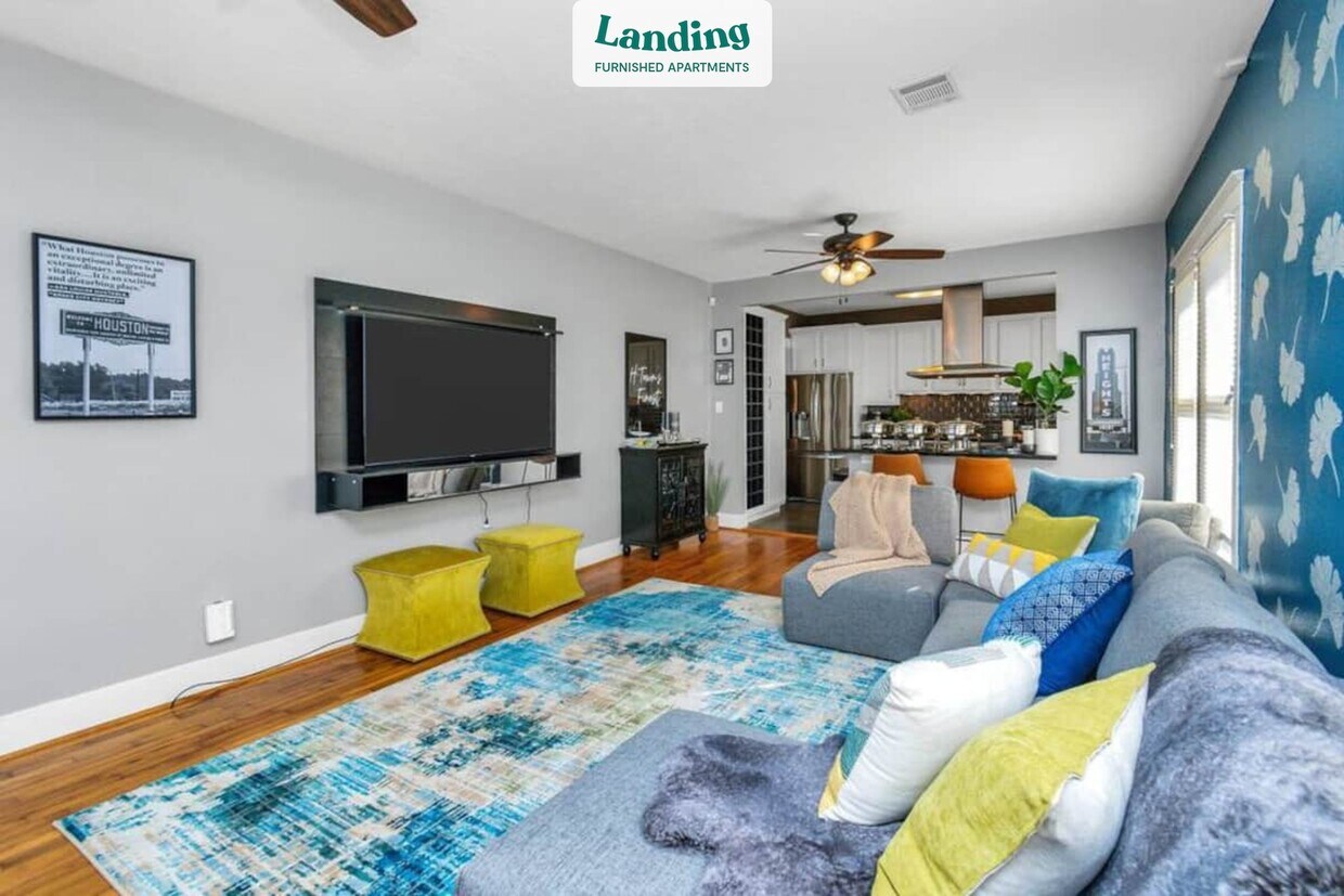 702 E 13th 1/2 St Unit Main House.1321232, Houston, TX 77008 Room for