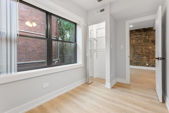 Foto del edificio - 1554 W Juneway Terrace