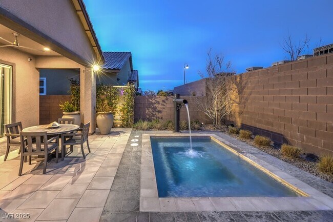 Foto del edificio - 2542 Strathmill Ave