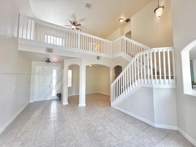 Building Photo - 8021 NW 114th Pl