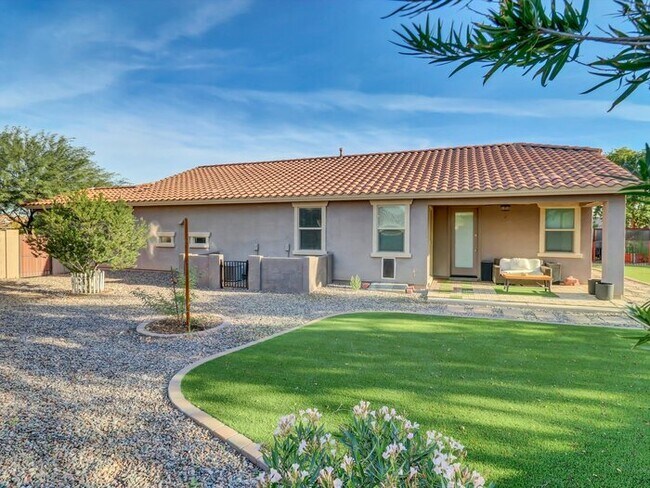 Foto del edificio - 3405 W Alta Vista Rd