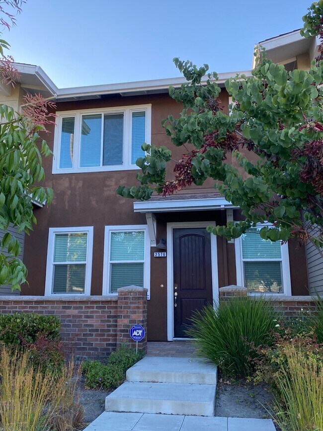 Front of Townhome - 2576 Alvin St