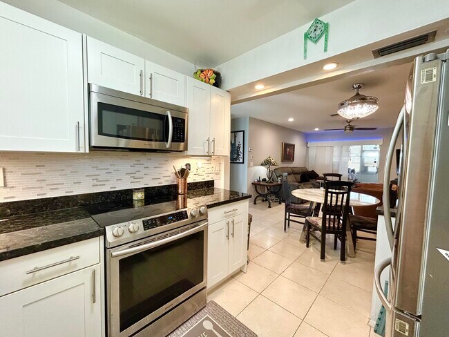 Foto del edificio - 2766 Emory Dr W