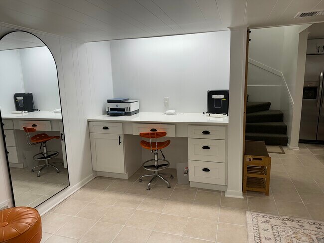 Foto del edificio - 9137 Lawler Ave
