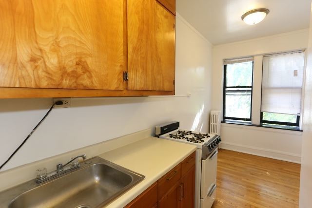 Building Photo - 4641 N Paulina St