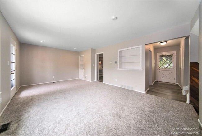 Foto del edificio - 2923 Burlington Ct
