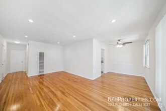 Building Photo - 5329 Vantage Ave