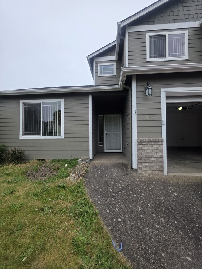 Foto del edificio - 4373 Hearth St NE