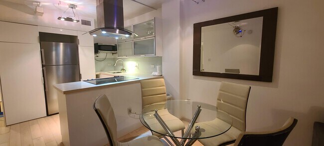 Foto del edificio - 1650 NE 115th St