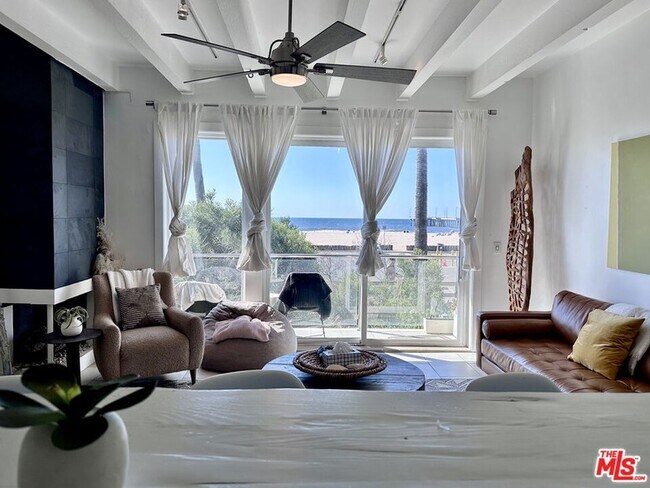 Building Photo - 3215 Ocean Front Walk