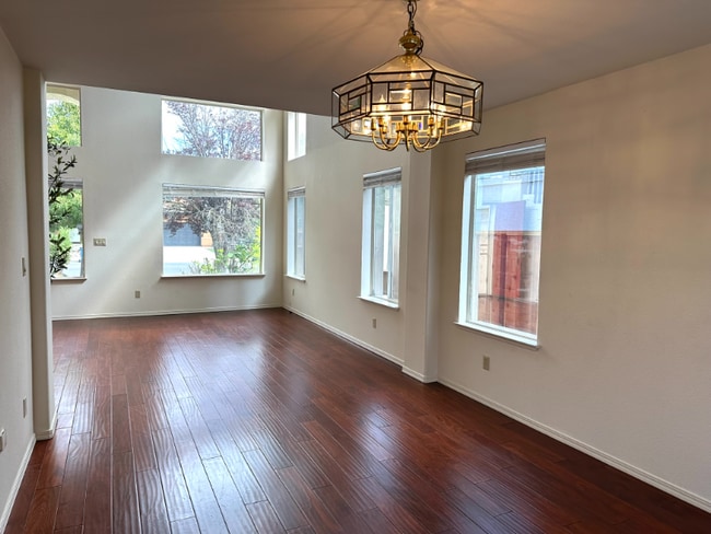 Foto del edificio - 2426 Carpinteria Dr