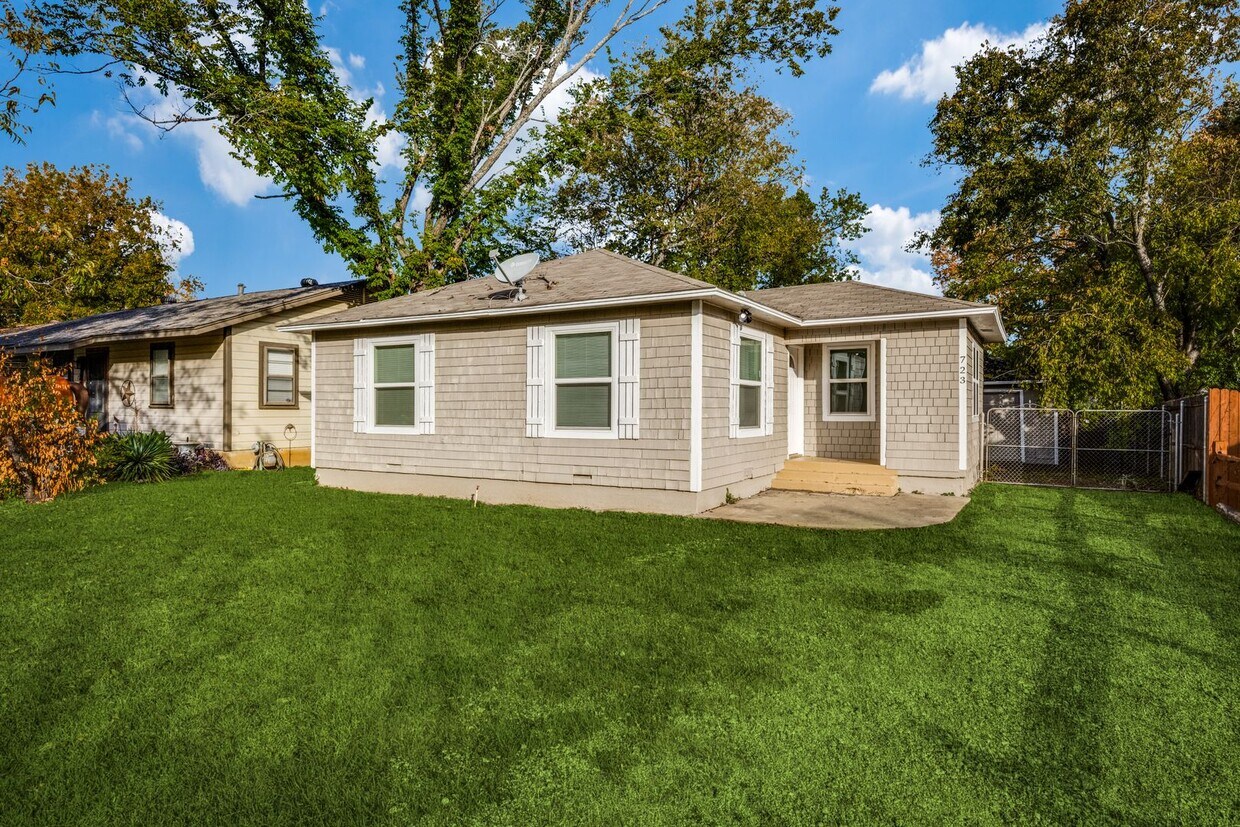 Foto principal - 723 Glen Rhea Dr