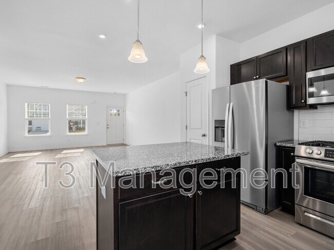 Building Photo - 2101 Franks Ct