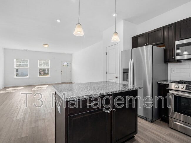 Foto del edificio - 2101 Franks Ct