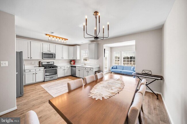 Foto del edificio - 6340 Cullen Pl