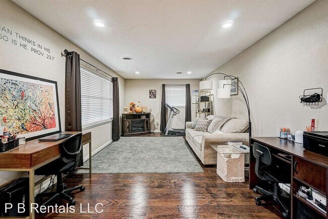 Foto del edificio - 3 br, 2 bath House - 2811 NW HILLTOP DRIVE