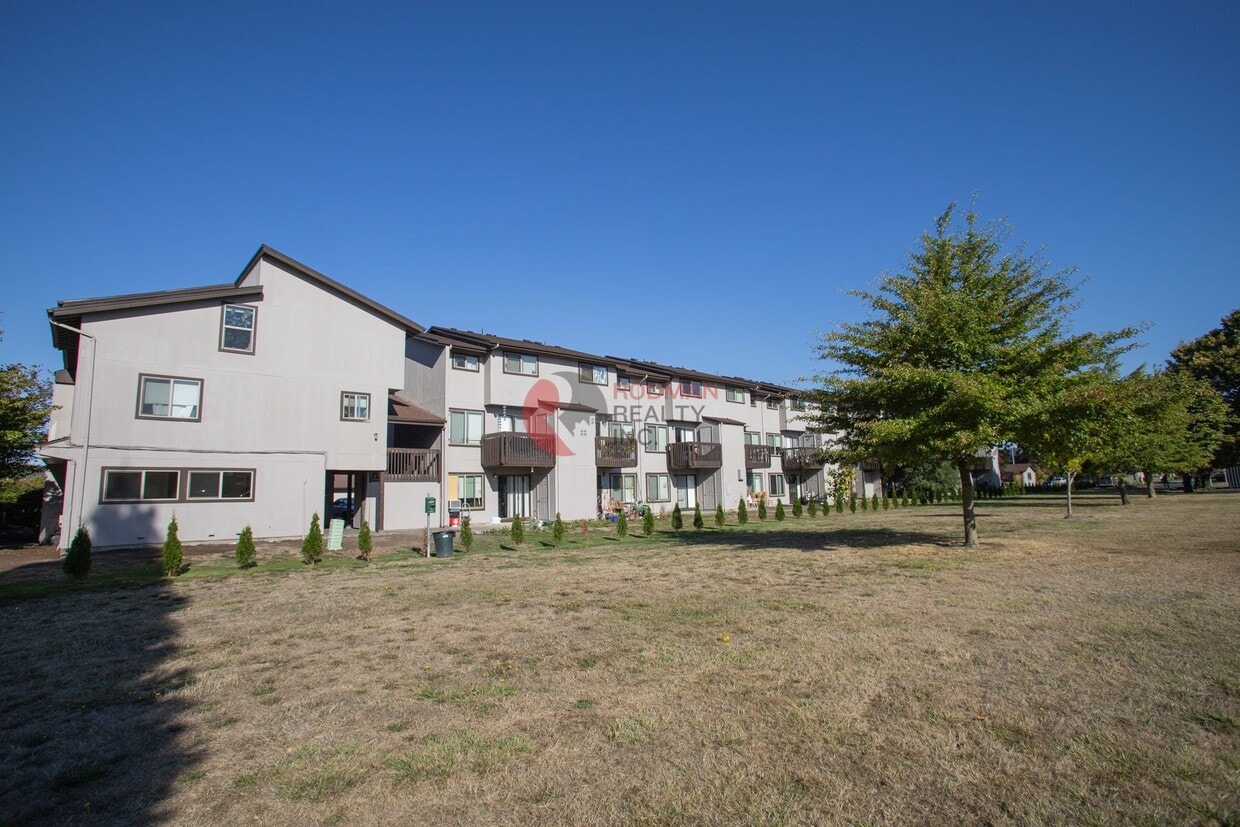 Primary Photo - Clearview Village