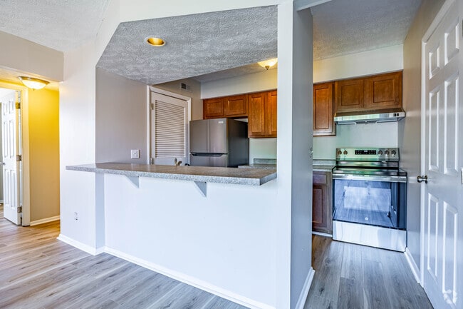 1BR, 1BA - 700SF - Kitchen - Emberwood Apartments