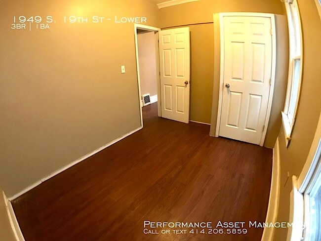 Building Photo - Amazing South Side 3bd Lower Unit