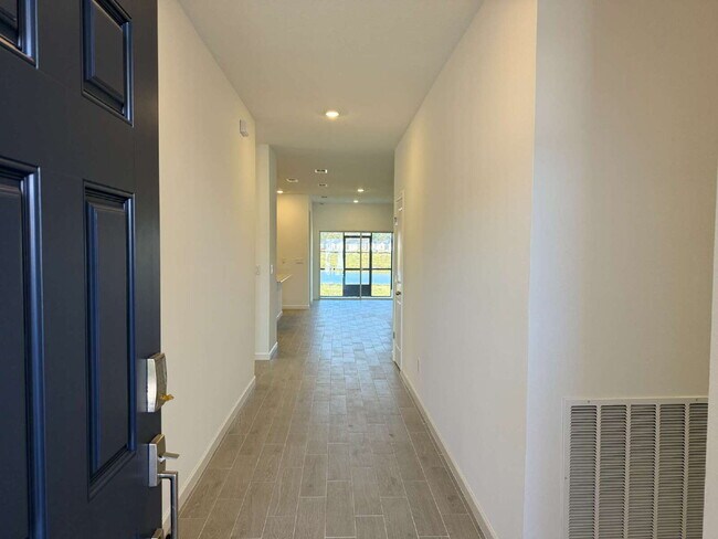 Foto del edificio - Modern Living Awaits! Stunning 4-Bedroom H...
