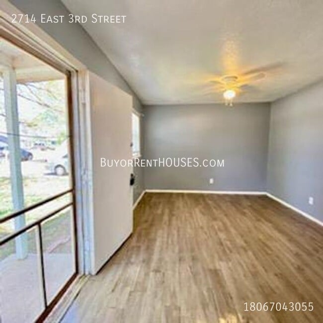 Building Photo - RENT is $725+ Pay $0 deposit at Move-In (S...